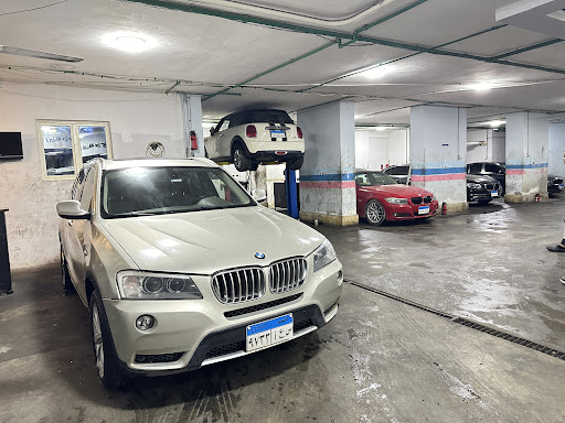 BMW Professional Garage